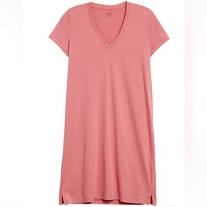 Madewell Northside V Neck T Shirt Dress in Vintage Quartz red pink